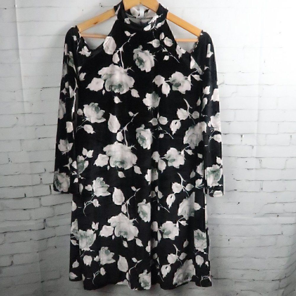 ACTING PRO BLACK FLORAL HIGH NECK LONG BELL SLEEVE VELVET SHIFT DRESS